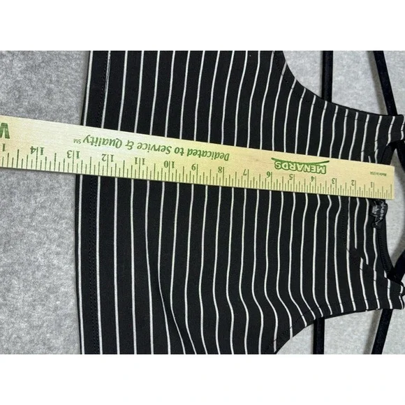 Shine Star Athletic Cropped Top Black & White Striped Womens Sz Large - Picture 6 of 6